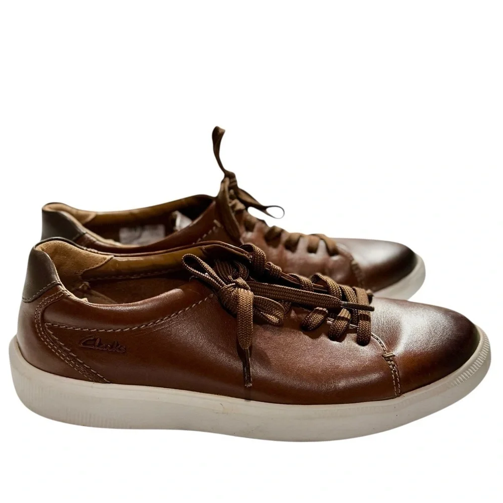Clarks Men’s Cambro Low Dark Tan Leather Sneakers – Size US 10 / EU 43